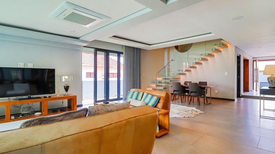 To Let 5 Bedroom Property for Rent in Fresnaye Western Cape